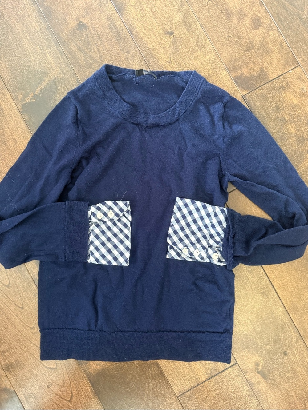Navy Blue Women’s Pullover Sweater with Gingham Sleeve Detail